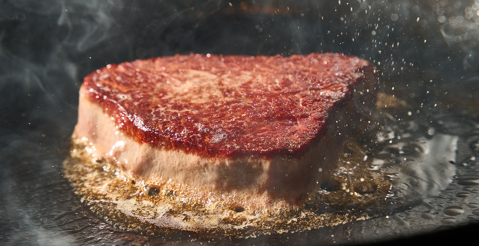 肉の可能性を広げる。熟成肉を極めたブランド